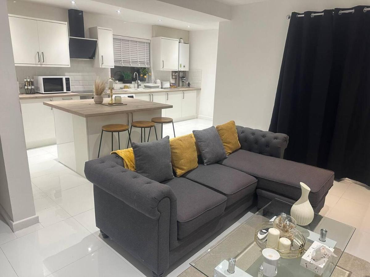 Charming 3-Bed Home Minutes From City Centre Нотингам Екстериор снимка