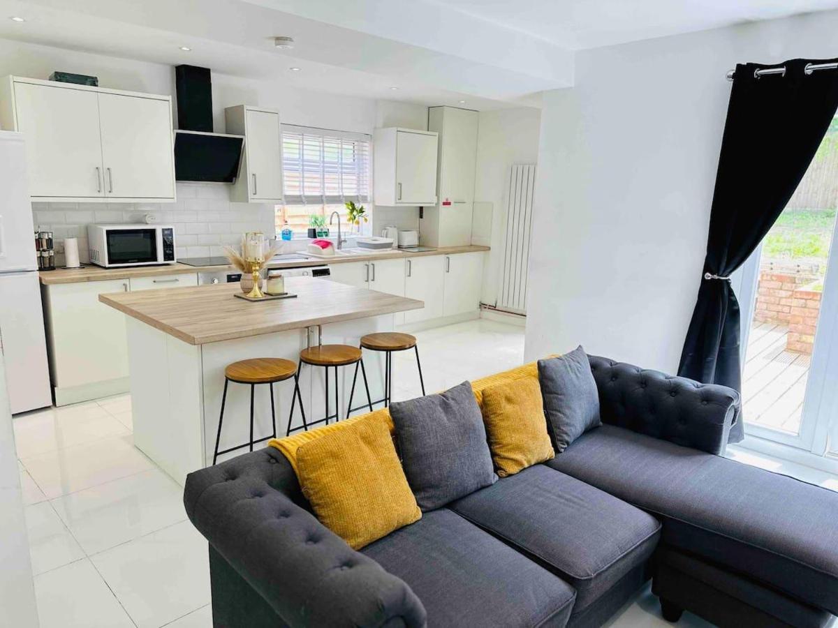 Charming 3-Bed Home Minutes From City Centre Нотингам Екстериор снимка
