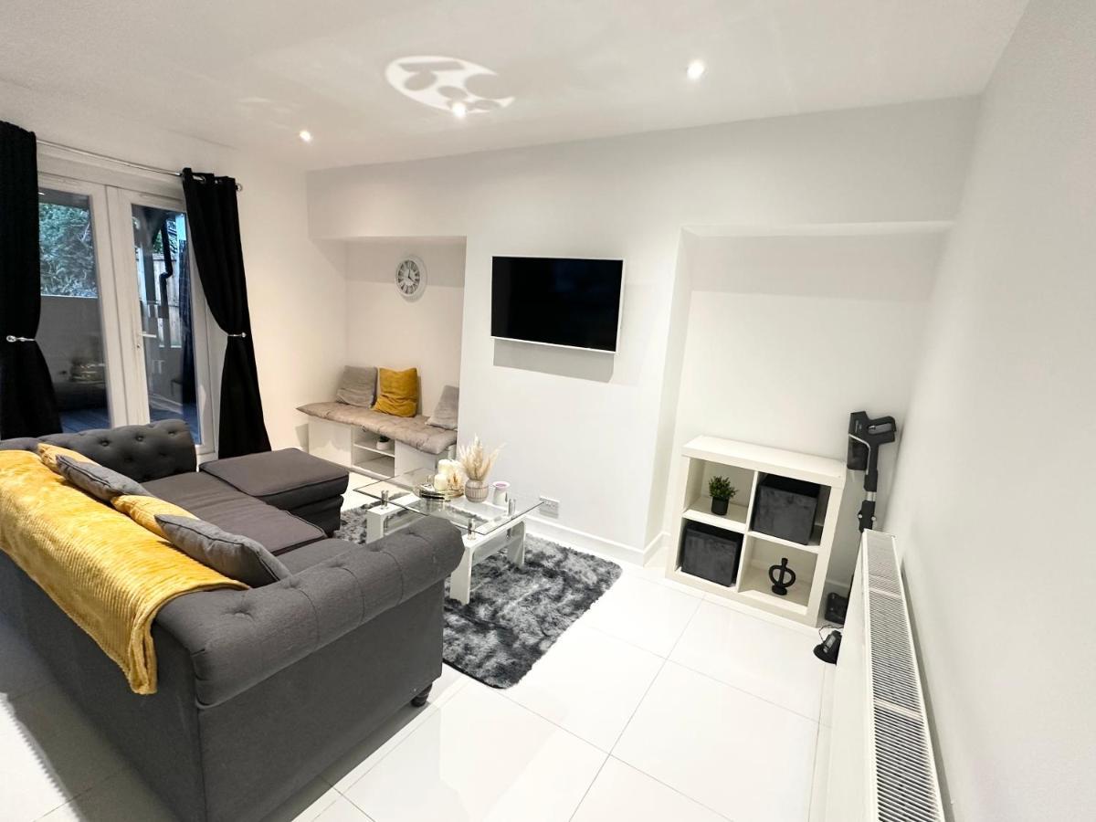 Charming 3-Bed Home Minutes From City Centre Нотингам Екстериор снимка