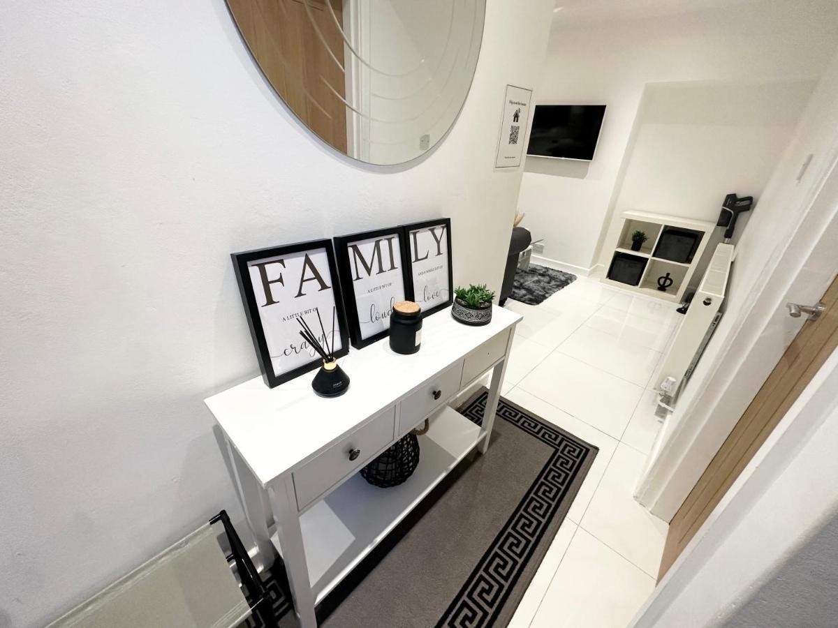 Charming 3-Bed Home Minutes From City Centre Нотингам Екстериор снимка